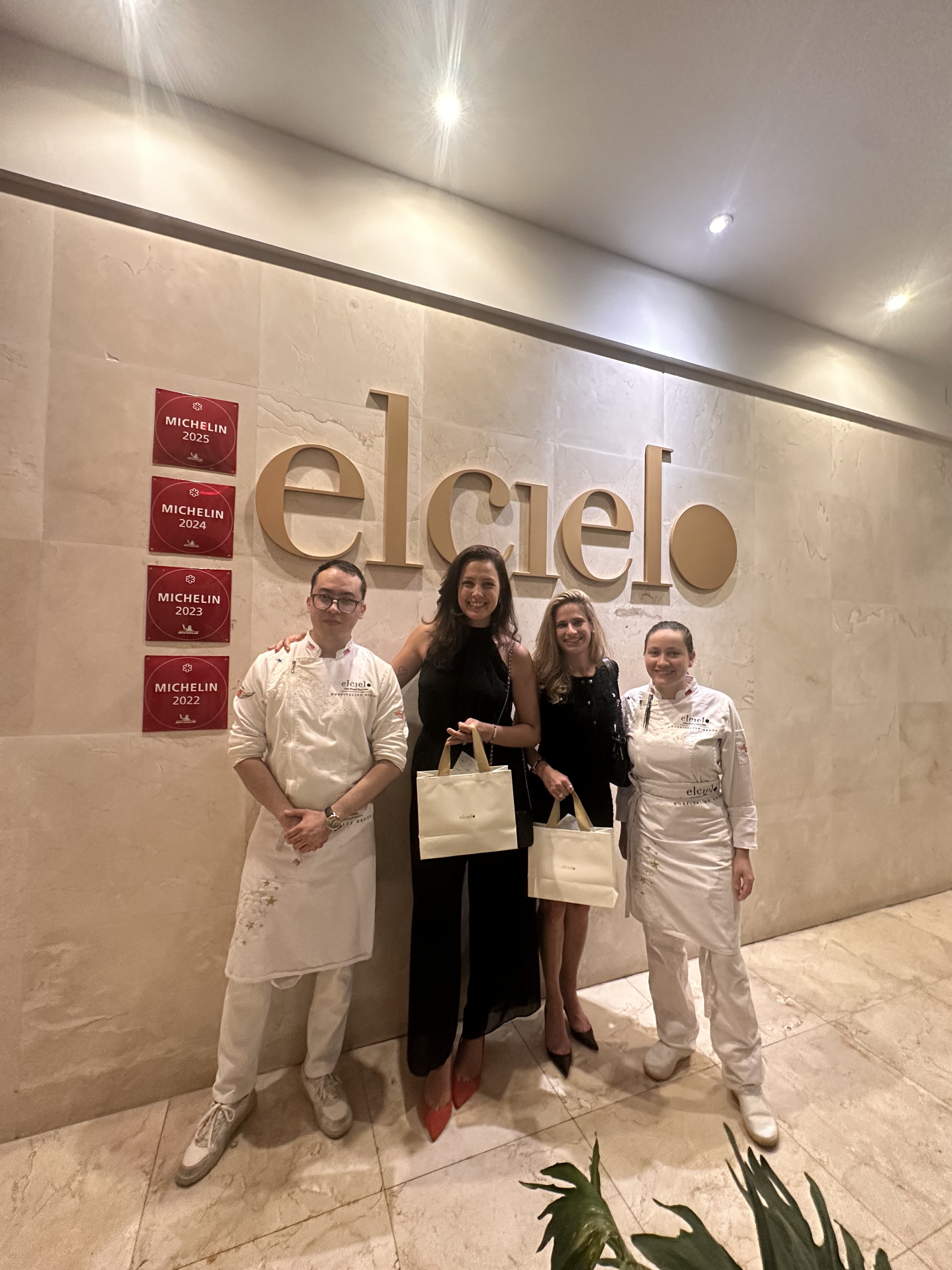 El Cielo chefs thanking the guests